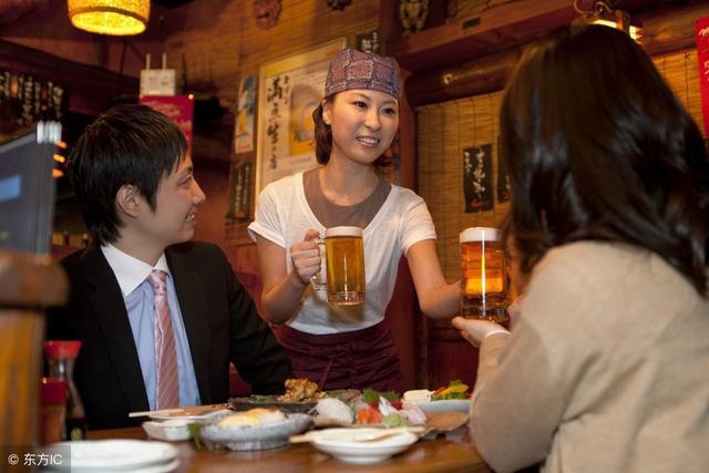50平米小型新餐厅首月收入10万，如何做到的？